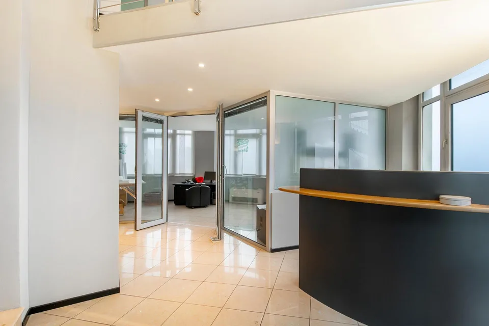 Spacious prestigious office with lake view
