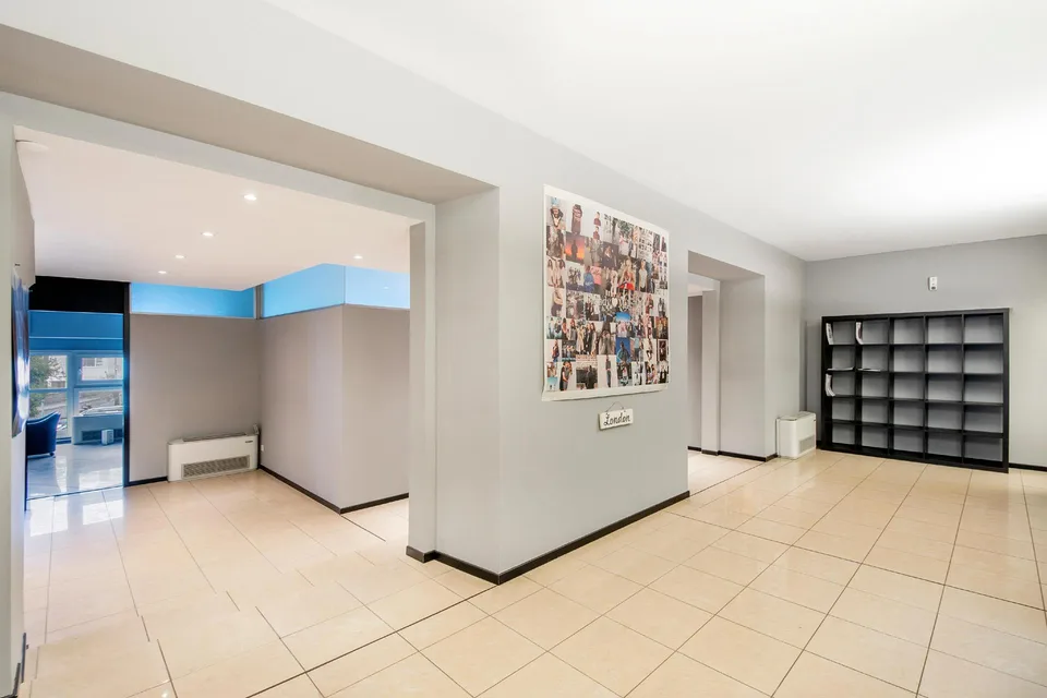 Spacious prestigious office with lake view
