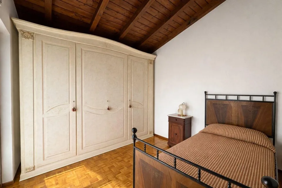 Splendida casa unifamiliare con giardino ben curato in zona soleggiata e servita – foto 15 di 22