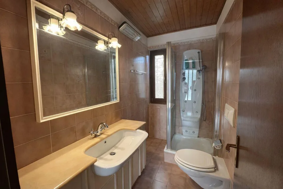 Splendida casa unifamiliare con giardino ben curato in zona soleggiata e servita – foto 11 di 22