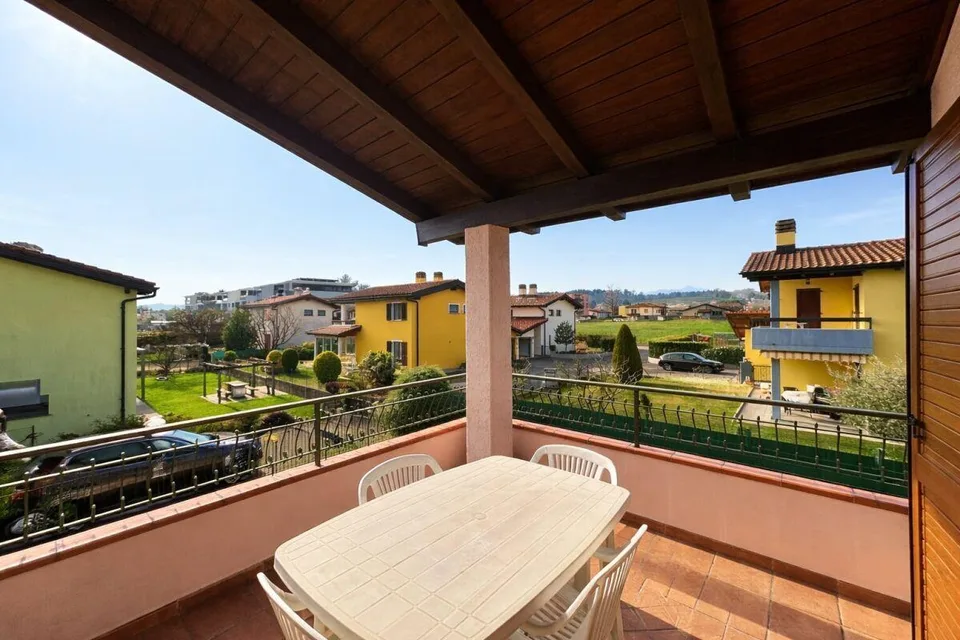 Splendida casa unifamiliare con giardino ben curato in zona soleggiata e servita – foto 16 di 22