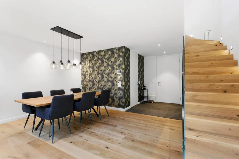 CENTRAL, STYLISH AND SPACIOUS
