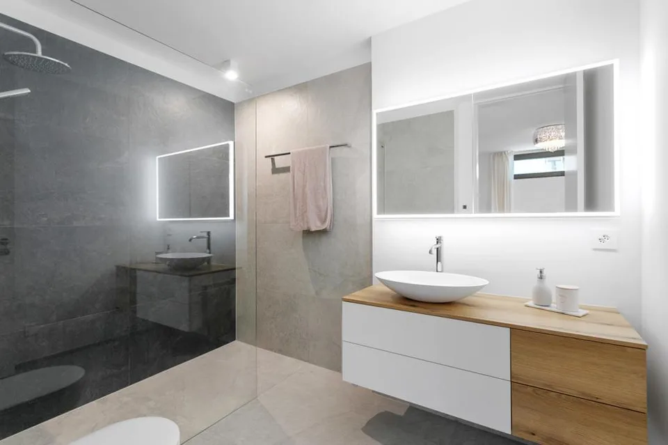 CENTRAL, STYLISH AND SPACIOUS