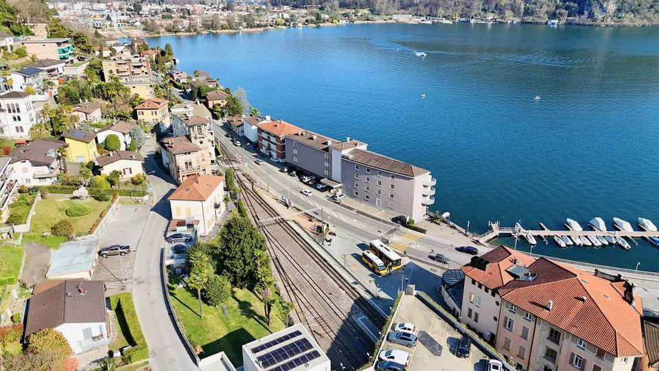 Prästigiosa Villa Borghese aus dem 19. Jahrhundert mit Seeblick in Ponte Tresa