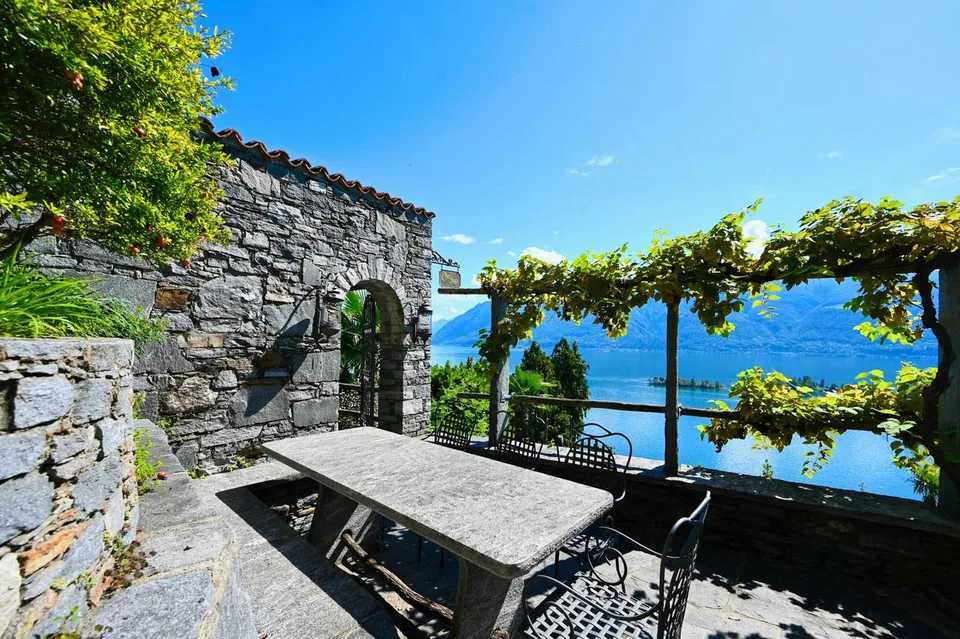 Charming Rustico with breathtaking views of Lake Maggiore