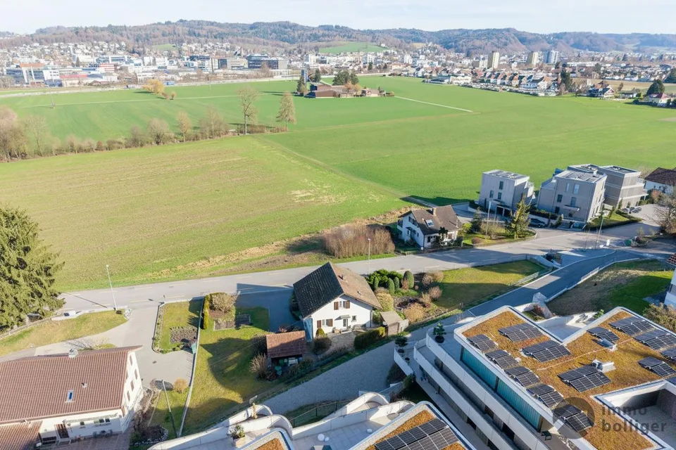Un foyer avec de grands alentours & un espace pour les idées