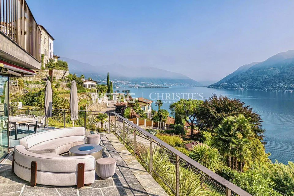 Exklusive Wohnung mit 180° Panoramablick auf den Lago Maggiore in B...