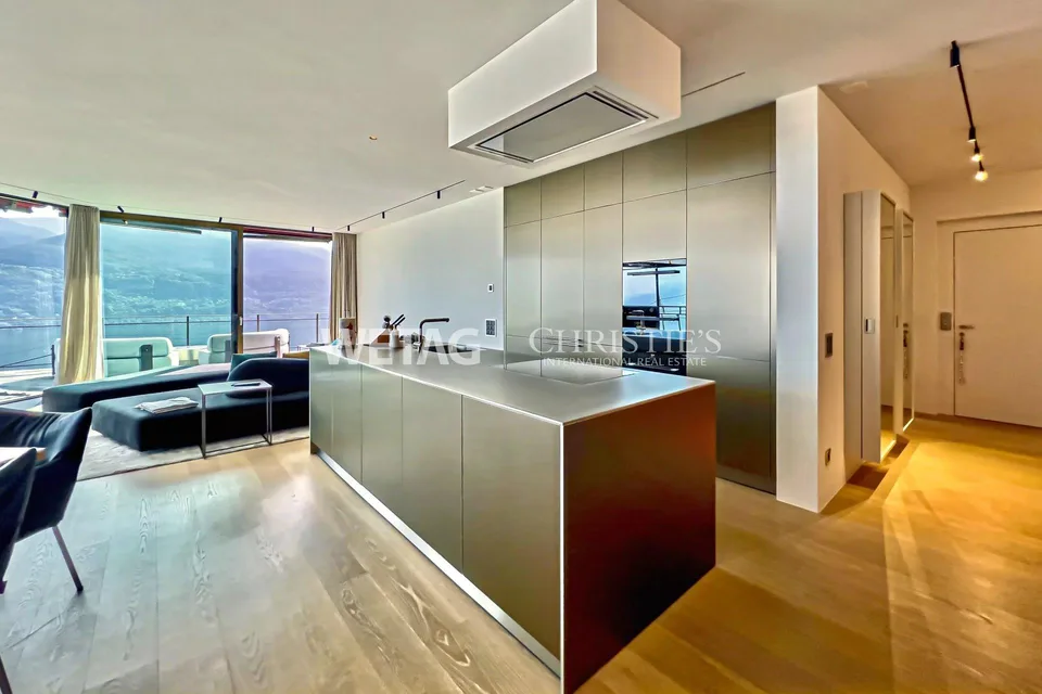 Exklusive Wohnung mit 180° Panoramablick auf den Lago Maggiore in B...