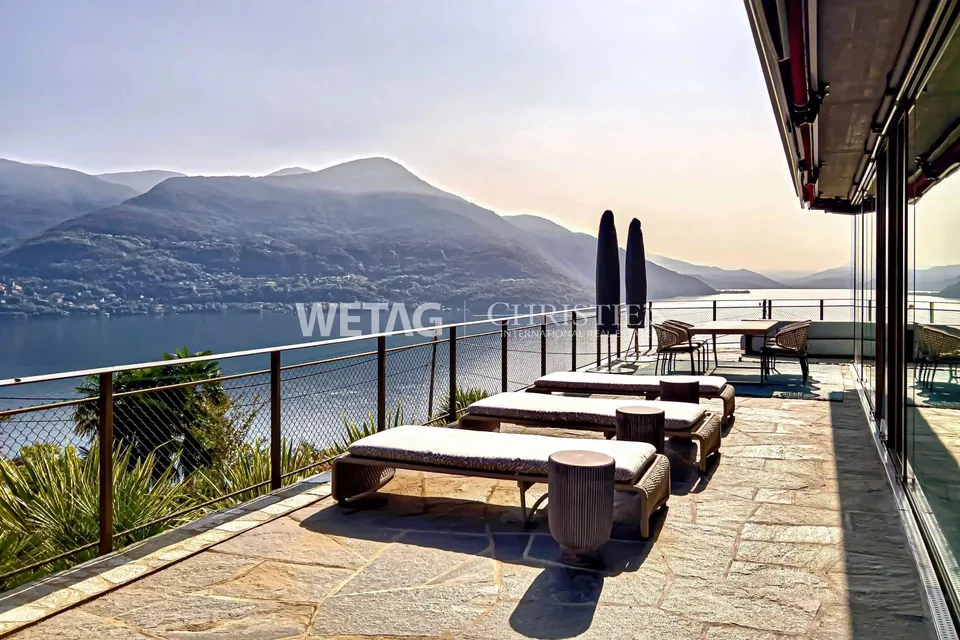 Exklusive Wohnung mit 180° Panoramablick auf den Lago Maggiore in B...