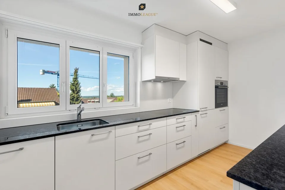 Wohnkomfort & Stil: Renoviert und mit einem einladenden Ambiente.