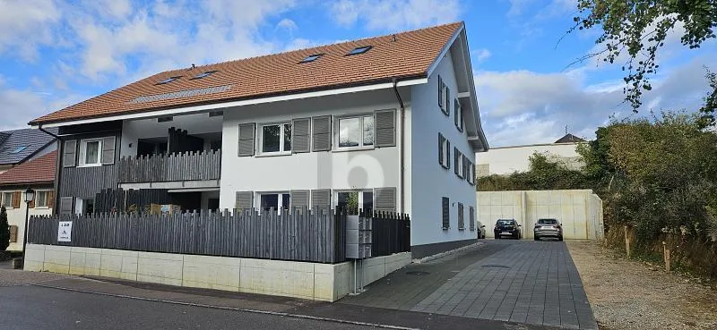 Im Dorf Courgenay moderne 4,5-Zimmer-Wohnung zu verkaufen
