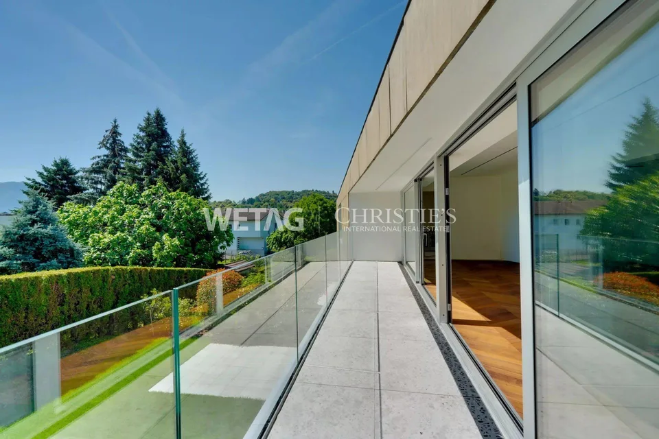 Appartement spacieux, entièrement rénové de 4,5 pièces à vendre à Lugano-Comano, idéal comme première ou seconde résidence