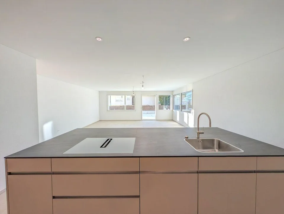 Habitation familiale avec jardin et beaucoup d'espace de stockage