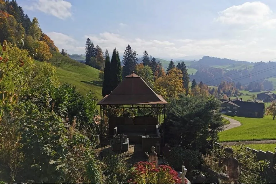 Casa colonica storica di Toggenbourg in una posizione unica e isolata.