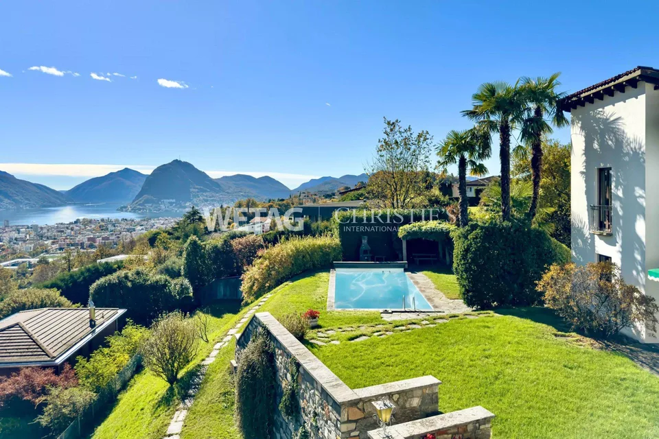 Repräsentative Villa in Lugano-Comano zu verkaufen, mit Aussenpool ...