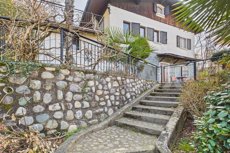 Bella e soleggiata casa in posizione panoramica (Italia)