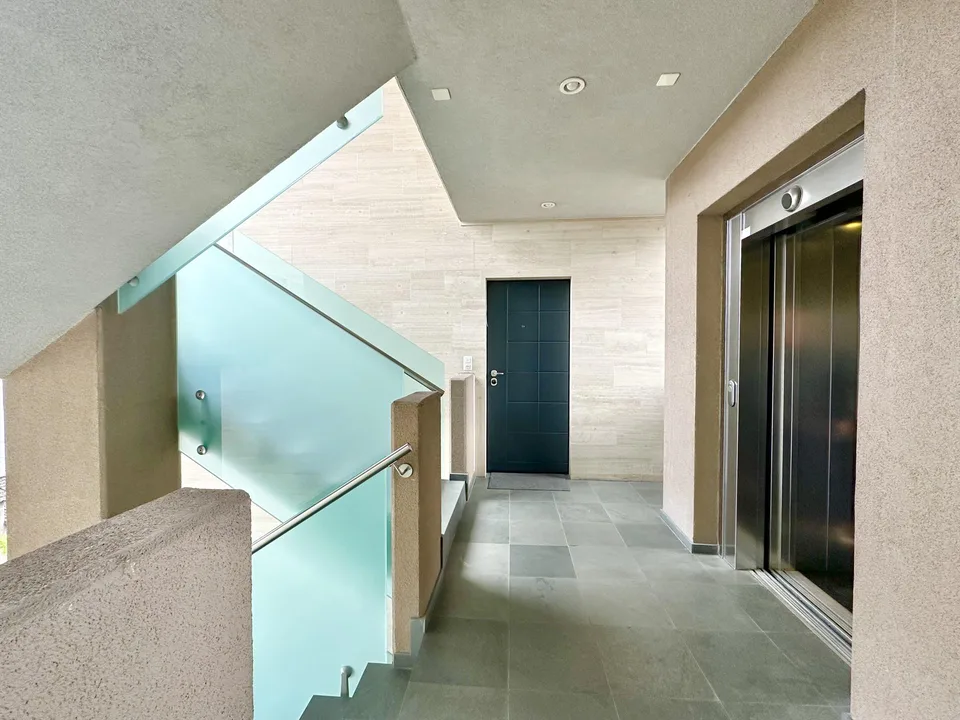 Exclusivity and Modernity in the Center of Lugano – photo 9 of 11