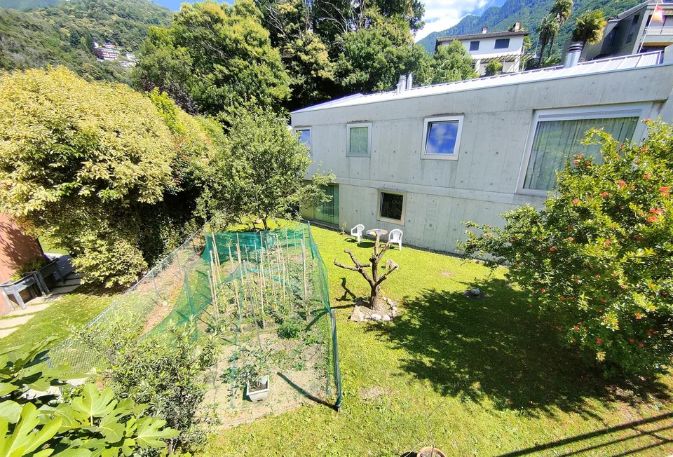 Villa merveilleuse immergée dans le vert sur la colline de Giubiasco dans le quartier de Lôro – photo 6 sur 24