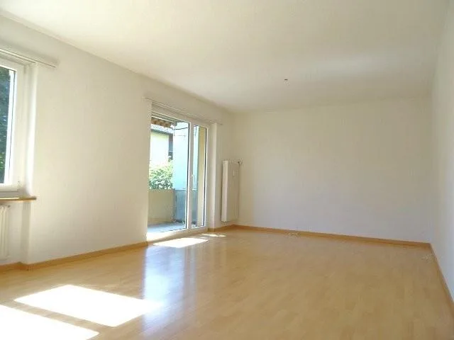 Appartement calme et ensoleillé de 3 pièces à 83 m² au rez-de-chaussée