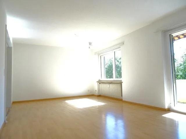 Appartement calme et ensoleillé de 3 pièces à 83 m² au rez-de-chaussée