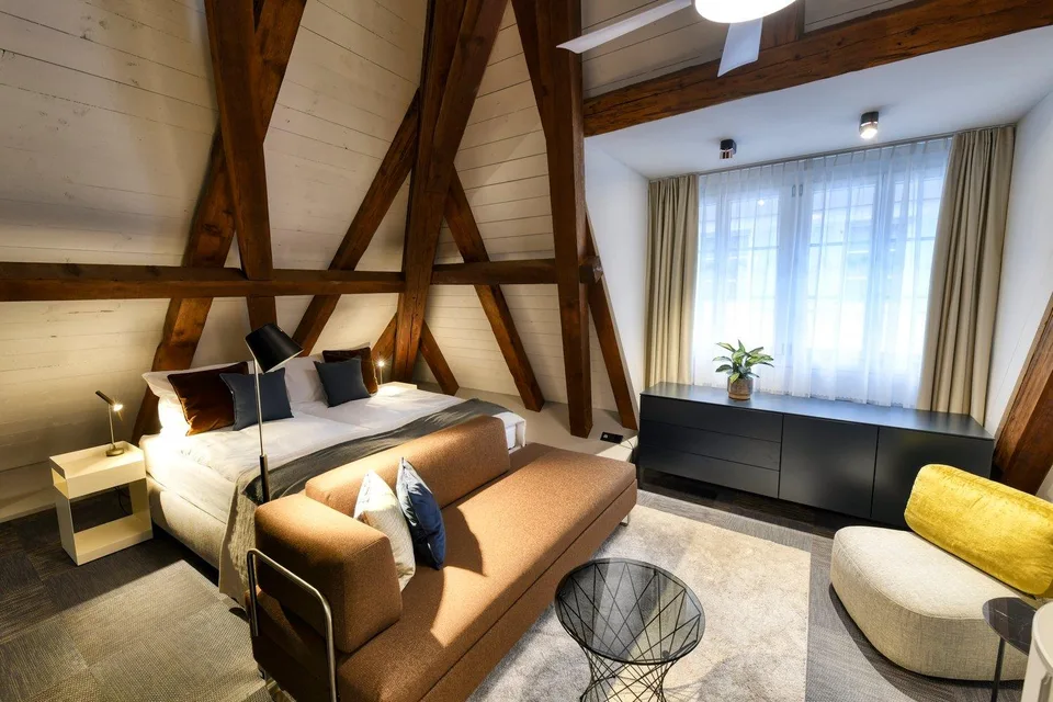 Neues möbliertes Attika-Loft an sehr zentraler Lage in Altdorf