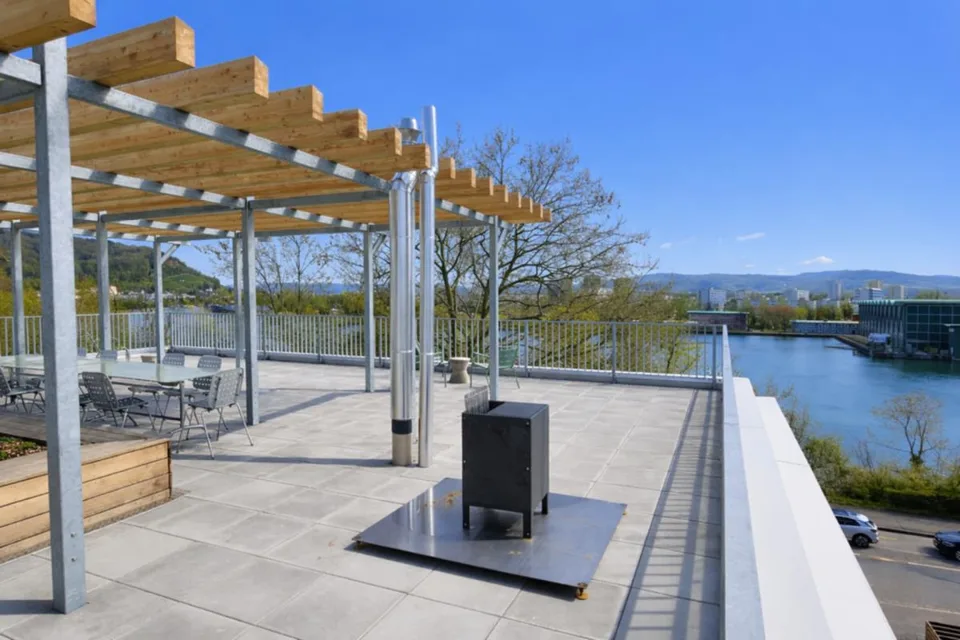 Ampio appartamento maisonnette sul Reno con charme industriale – foto 10 di 11