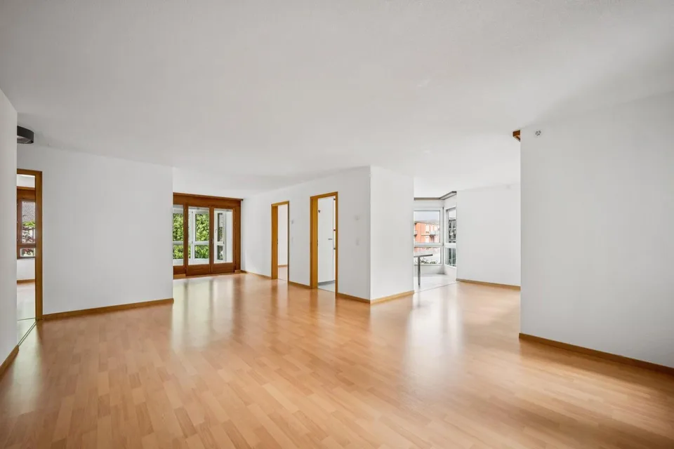 Helle 4.5-Zimmer-Wohnung im 1. Obergeschoss an zentraler Lage in Me...