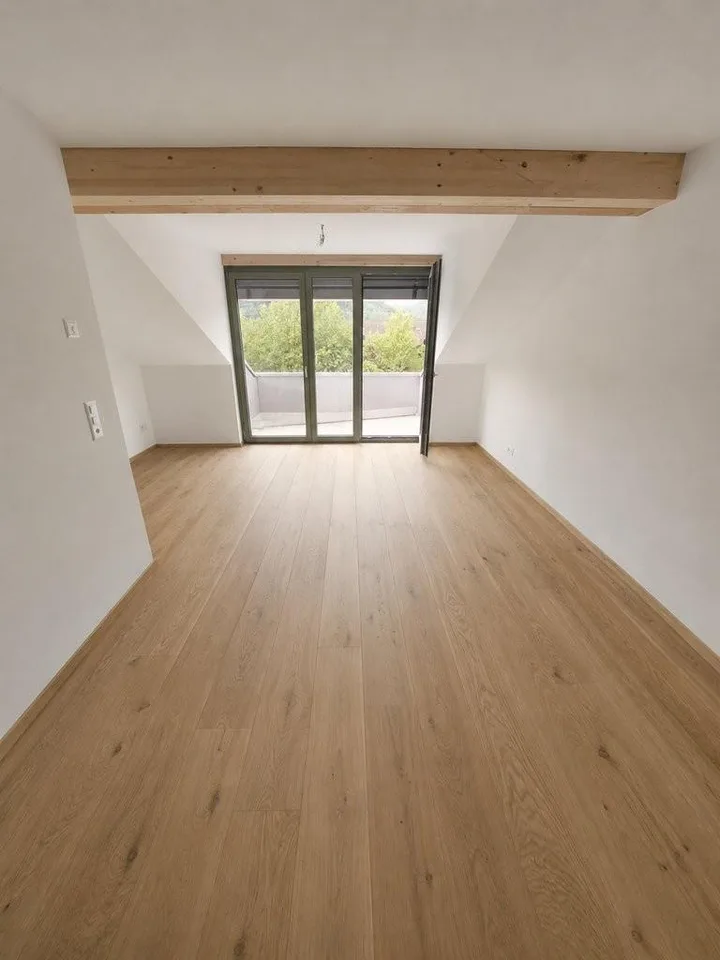 Premier occupation - Appartement de 3,5 pièces en mansarde à droite au 4e étage avec ascenseur