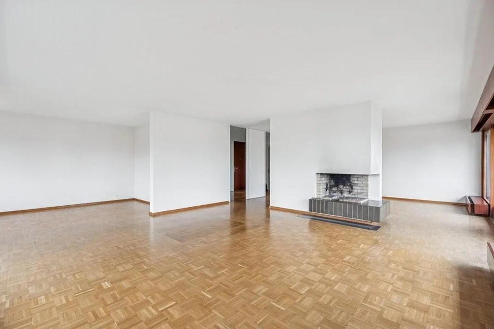 Geräumige und durchgängige Wohnung im Komplex von La Tourelle