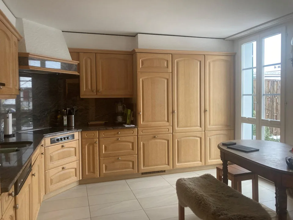 Appartamento di 3,5 locali con balcone e camino a Beromünster