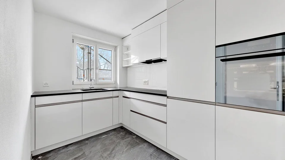 Grosszügige 3.5-Zimmer-Wohnung mit Balkon an zentraler Lage