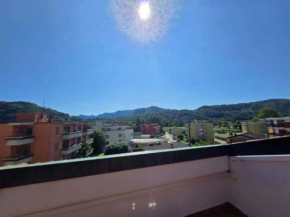 Agno, affitto duplex 5 locali con terrazzi
