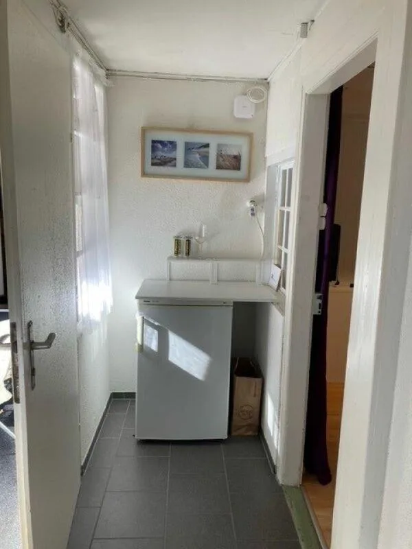 Furnished small 3-room guest house (No kitchen!)
