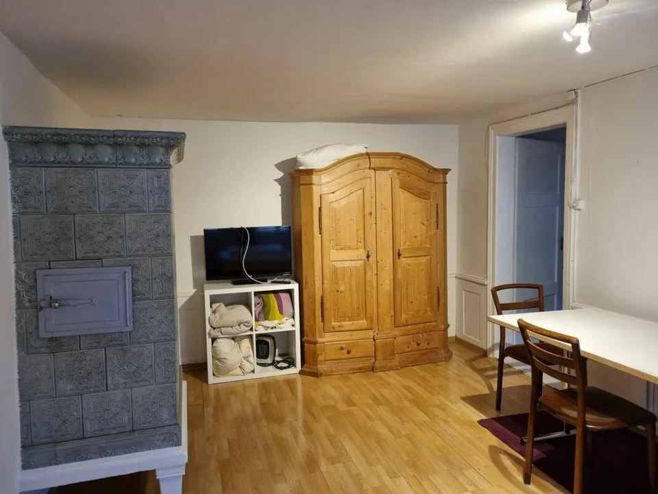 Piccola casa degli ospiti arredata di 3 camere (Nessuna cucina!)