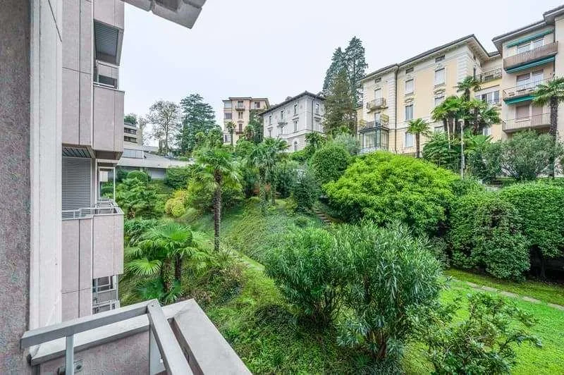 Appartement avec vue sur le lac à Lugano à rénover
