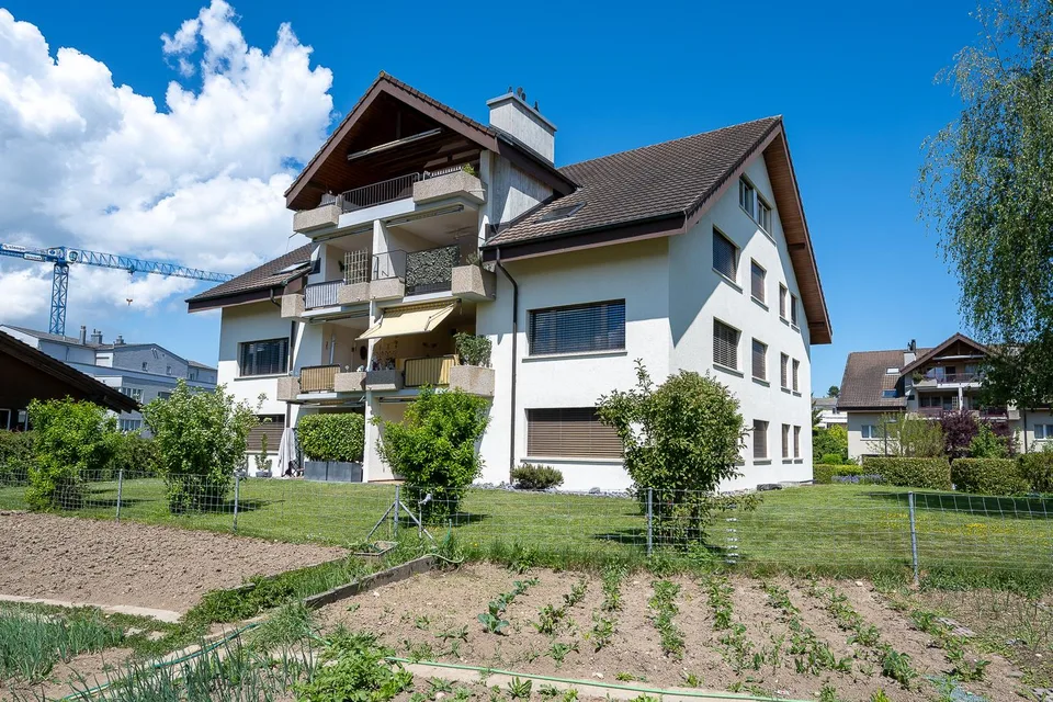 Charmant appartement de 4,5 pièces en mansarde à Niederuzwil