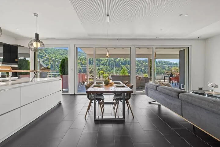 PLUS DE NATURE. PLUS DE CALME.  PLUS DE CONFORT - APPARTEMENT EXCLUSIF AVEC  UNE TERRASSE DE 213 M²