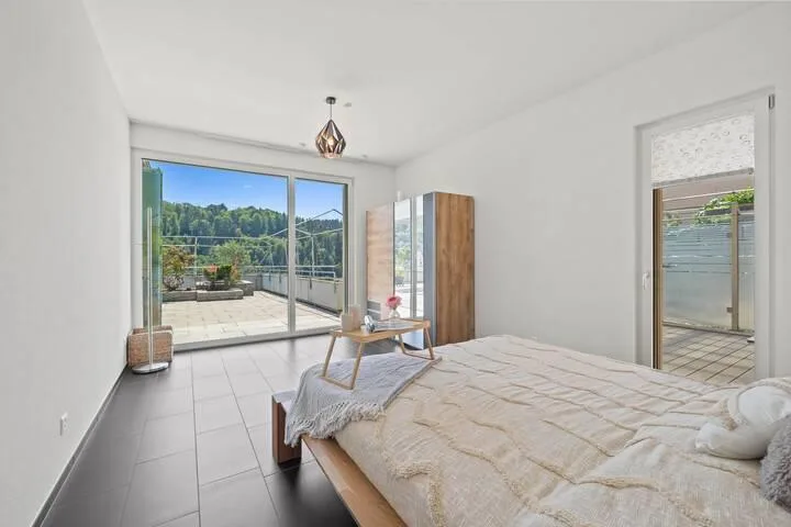PLUS DE NATURE. PLUS DE CALME.  PLUS DE CONFORT - APPARTEMENT EXCLUSIF AVEC  UNE TERRASSE DE 213 M²