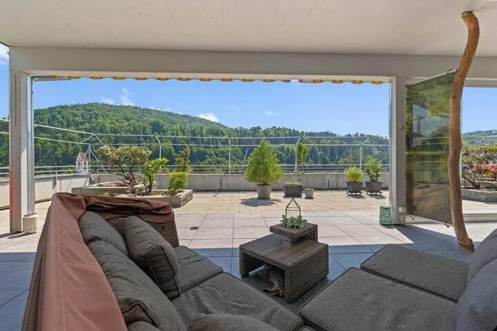 PLUS DE NATURE. PLUS DE CALME.  PLUS DE CONFORT - APPARTEMENT EXCLUSIF AVEC  UNE TERRASSE DE 213 M²
