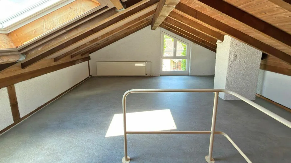 26-321 Charmantes 5.5 - Zimmer-Einfamilienhaus mit Potenzial – foto 9 di 10
