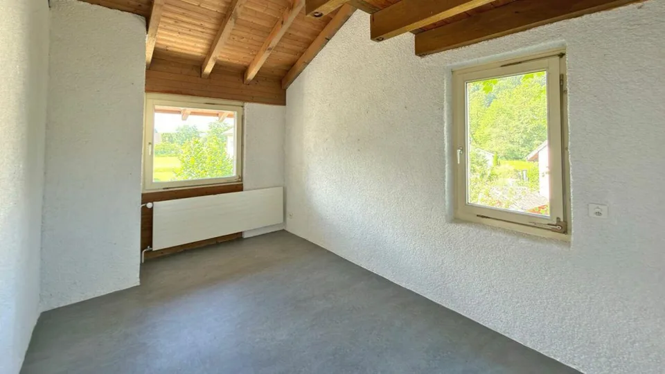 26-321 Charmantes 5.5 - Zimmer-Einfamilienhaus mit Potenzial – foto 7 di 10
