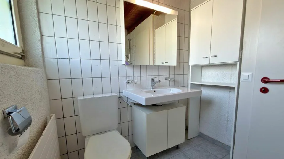 26-321 Charmantes 5.5 - Zimmer-Einfamilienhaus mit Potenzial – foto 10 di 10