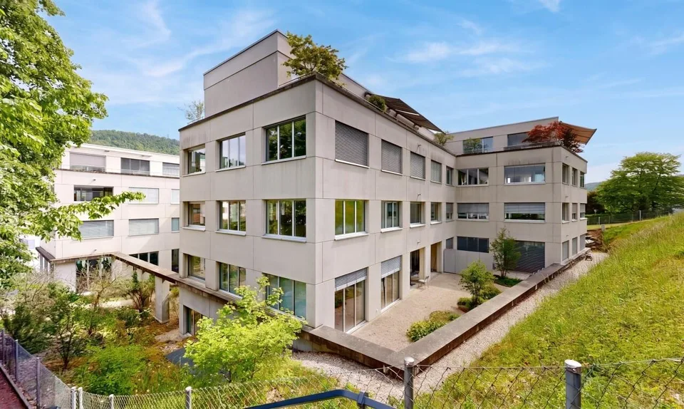 Vivere centralmente con stile: appartamento di 4,5 stanze con due terrazze