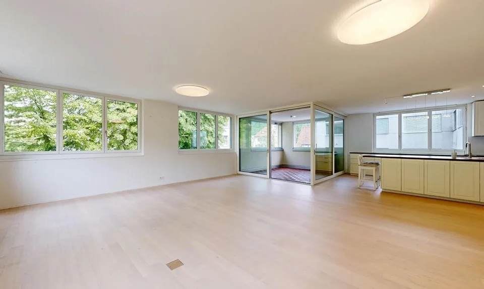 Vivere centralmente con stile: appartamento di 4,5 stanze con due terrazze