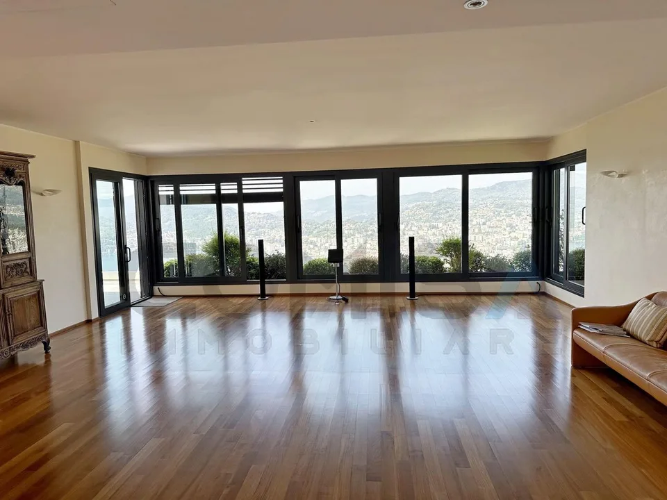 ALBONAGO - Lugano Attico 4.5 con rooftop, vista lago, città, montagne
