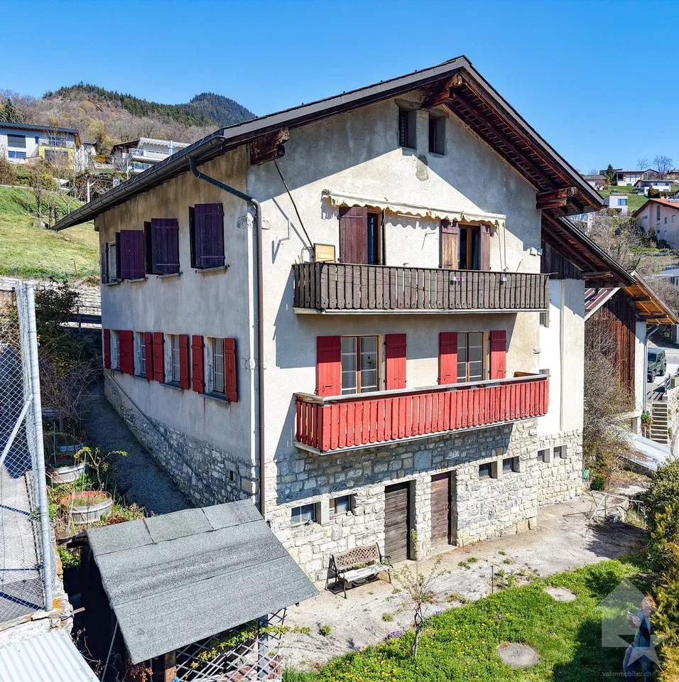 Appartement de 5.5 pièces + grange/garage, splendide vue, calme, en...