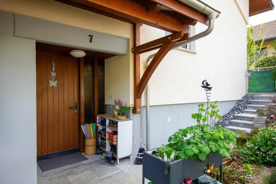 Casa moderna di 6,5 locali in una strada senza uscita a Erlinsbach AG