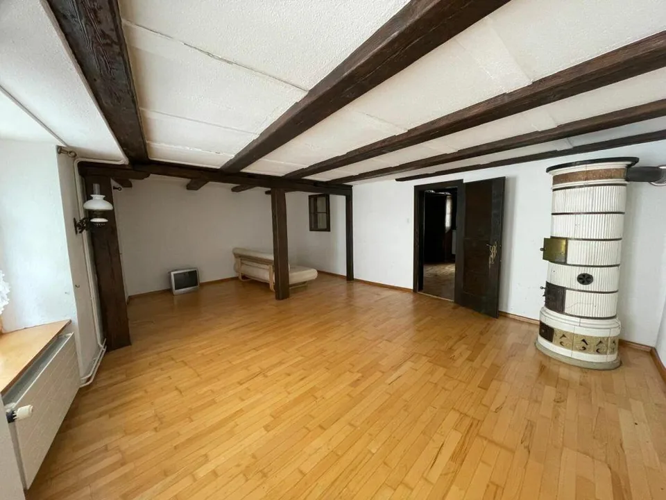 Proprietà del centro storico in besoin di ristrutturazione con charme e potenziale