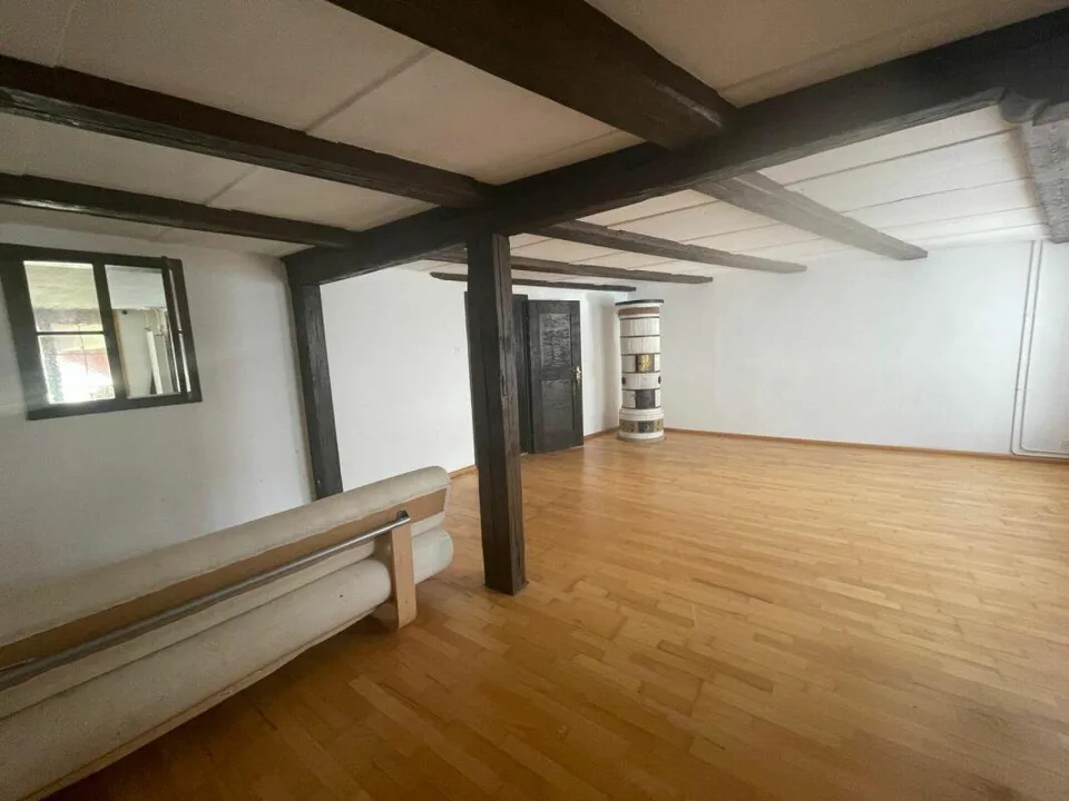 Proprietà del centro storico in besoin di ristrutturazione con charme e potenziale