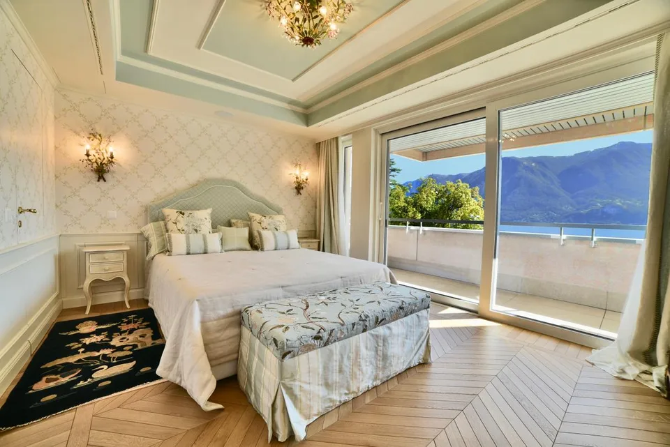 Elegante Appartamento di Lusso con Giardino sul Lungolago di Lugano